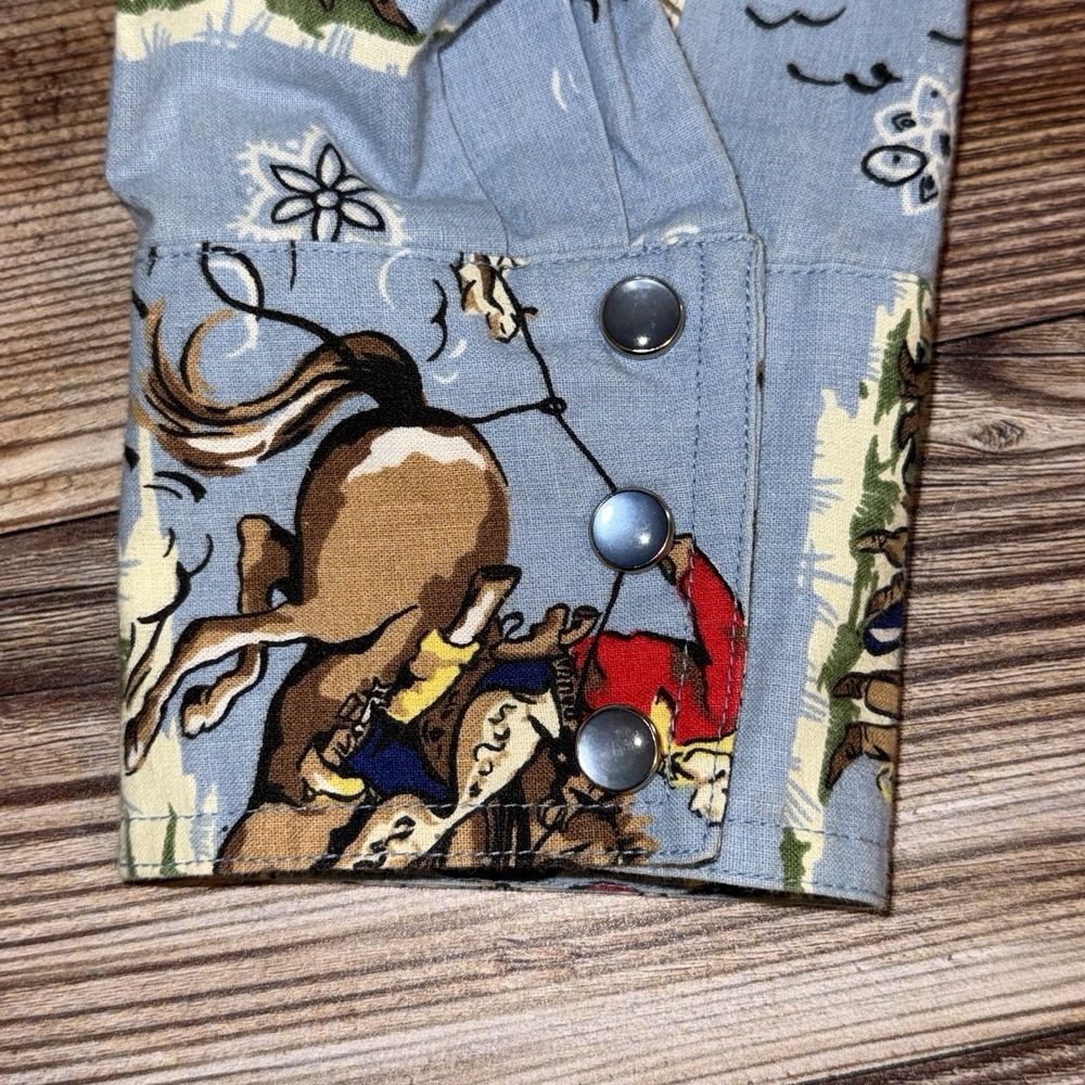 Vintage Western Pearl Snap Mens Small Rodeo Bolo Tie All Over Print Cowboy Blue - Picture 4 of 9